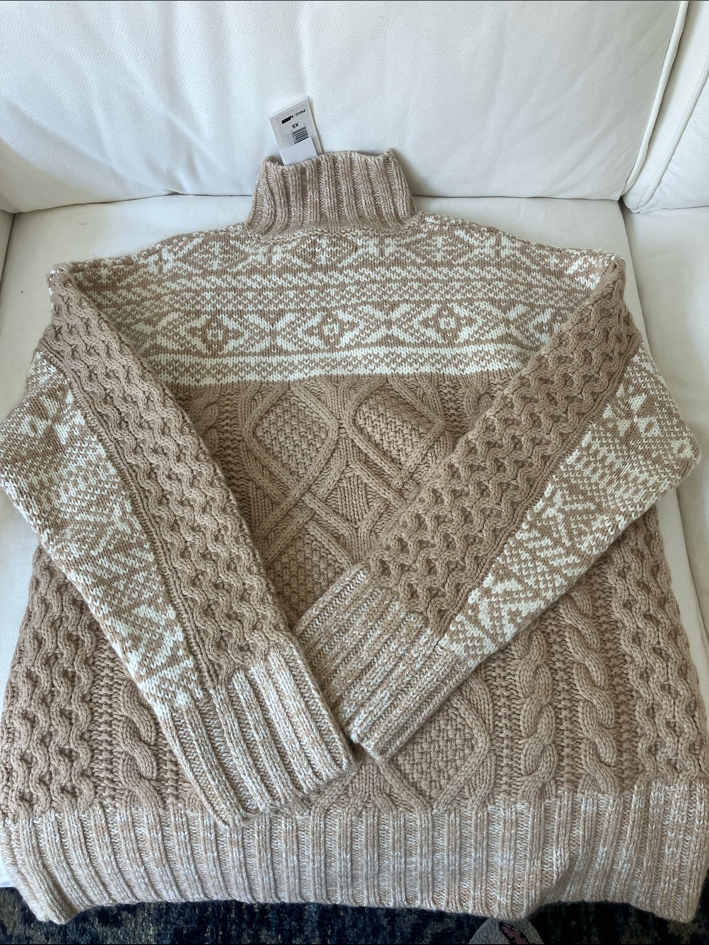 Brand new vineyard vines sweater with tags